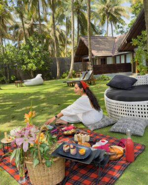 Shanudrie Priyasad Instagram - 🧺🍒☀️📖
Thank you @ayanasea_srilanka for the beautiful picnic lunch made just for us. Enjoyed every bit of it🫶🏻
The food, peace and the beach will definitely bring me back to the villa!
Picnic | lunch | mini vacay | wadduwa | gardens | views