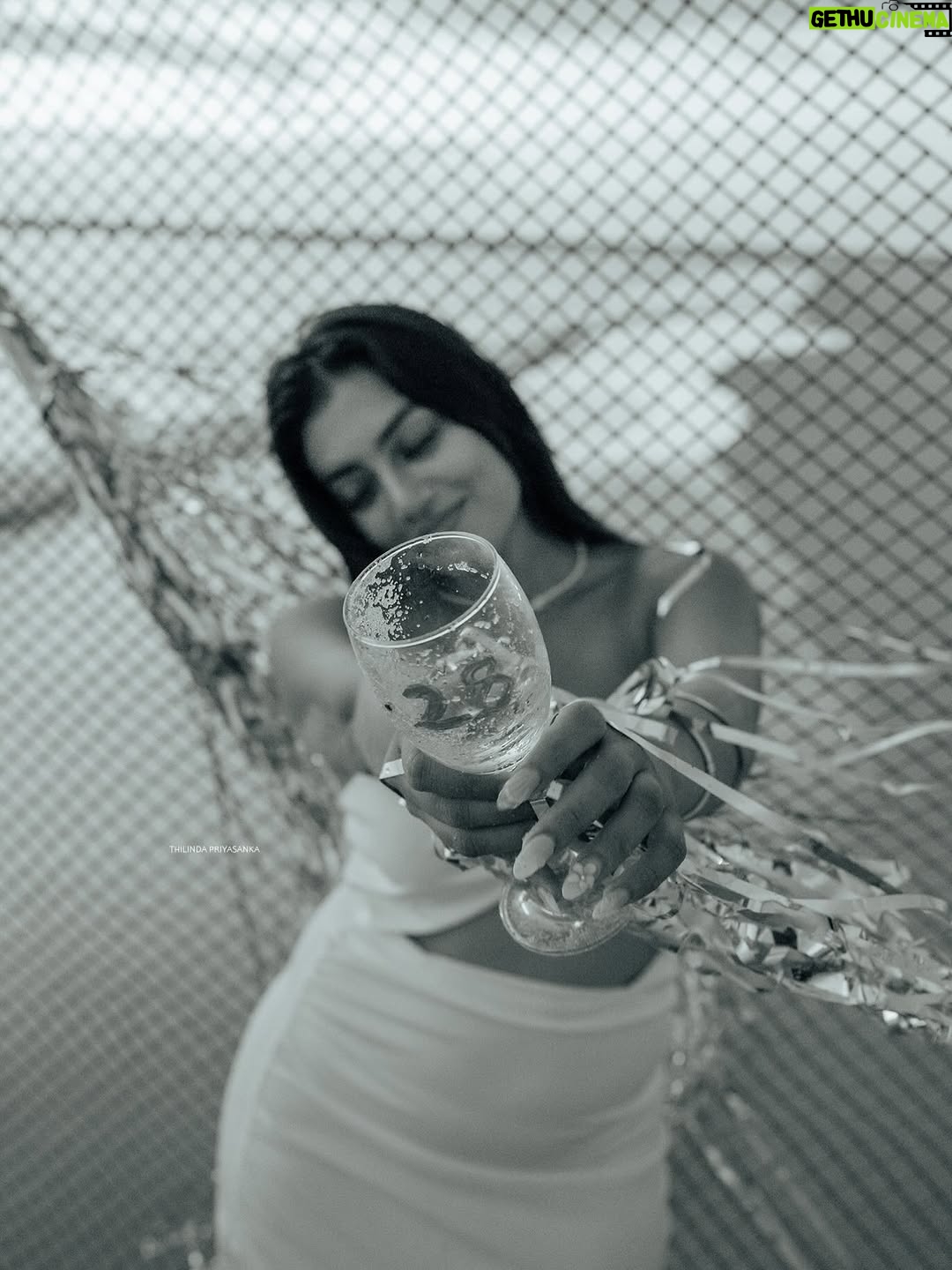 Shanudrie Priyasad - 72K Likes - Twenty Ate💘

PS - baked my own bday cake this time🫶🏻

Birthday | 28 | portraits