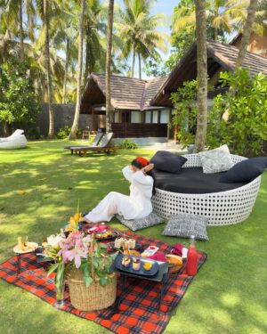 Shanudrie Priyasad Instagram - 🧺🍒☀️📖
Thank you @ayanasea_srilanka for the beautiful picnic lunch made just for us. Enjoyed every bit of it🫶🏻
The food, peace and the beach will definitely bring me back to the villa!
Picnic | lunch | mini vacay | wadduwa | gardens | views