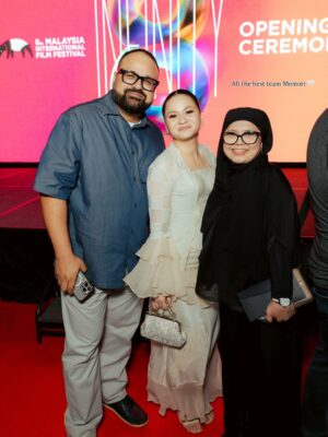 Sharifah Amani Instagram - Film festivals are also mini reunions ✨❤️✨
Swipe to last picture to see brudder terpaling fomo 😆
