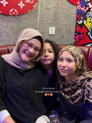 Sharifah Amani Instagram - June. Most favourite month. 💞
Syukur Alhamdulillah ✨