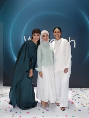 Sharifah Rose Instagram - Staring into my own reflection, admiring my skin glow up all thanks to @wardahbeauty_my āØ
I got the chance to first try the PDRN serum last month when my skin was struggling with tiny bumps and v v dry. Safe to say that my skin has never looked better and glowing! Even in pictures you can see my skin is glowing š„¹šš«¶š¼
#WardahBeautyMY #WardahPDRNSerum