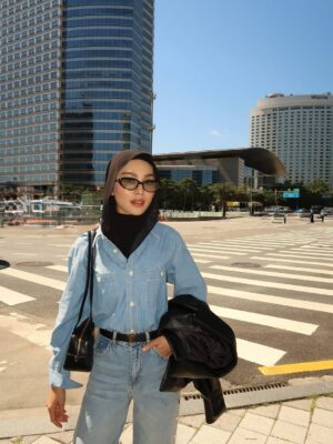 Sharifah Rose Instagram - Current obsession: leather jacket š©¶