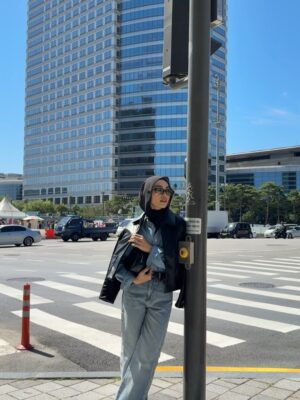 Sharifah Rose Instagram - Current obsession: leather jacket 🩶