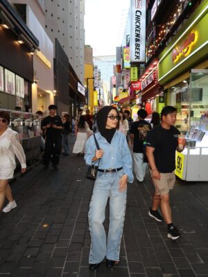 Sharifah Rose Instagram - Current obsession: leather jacket š©¶