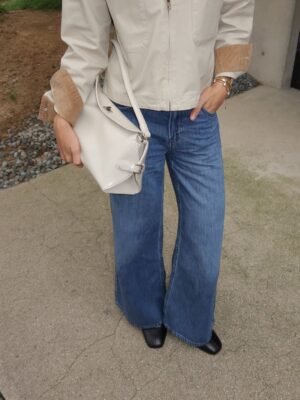 Sharifah Rose Instagram - Never not comfy š¤
Got so many people asked about this jeans, iām wearing @uniqlomyofficial Drapey Wide Flare Jeans! I feel like i shouldnāt gate keeping it. It has the best cutting for petite people like me and itās SOO comfortable. I could bury myself in this jeans. Also wearing Zip Up Short Jacket š«¶š¼