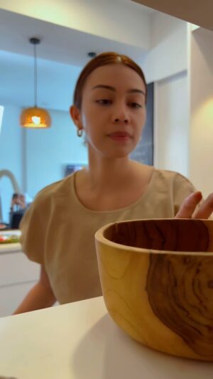 Sharifah Sakinah Instagram - Selamat pagi. Not trying to against the world tapi nak buat macam mana dunia tipu tipu. Makan sayur pun keluar Dari plastic , dressing sayur pun penuh sugar . I’m not against the health product , but if I promote on my page that means saya consumer product itu bukan sales girl yang disuruh jual. Dah lama Tak buat ig review pasal health product Sebab takut termenipu. Tapi Kalau Nak saya review kan sejujurnya memang ikhlas dan I will share with you guys my journey with the right product . Still looking for gut health product?!!!