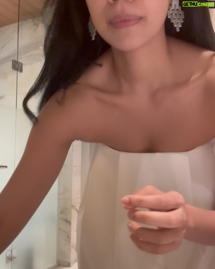 Sharifah Sakinah - 13.6K Likes - Who needs makeup when @carolinekmo @kmo.bali does all the dazzling!