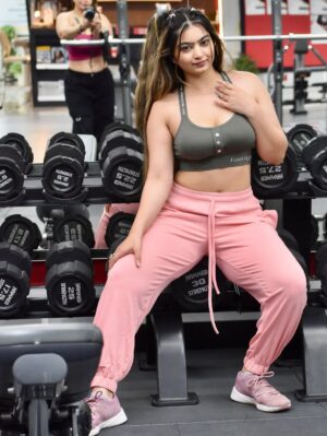 Sharwari Gujar Instagram - 🍑
#gym #fitnessmotivation #fitnesslife #fitness #trainer #gymgirl #healthy #india #workout #workoutmotivation