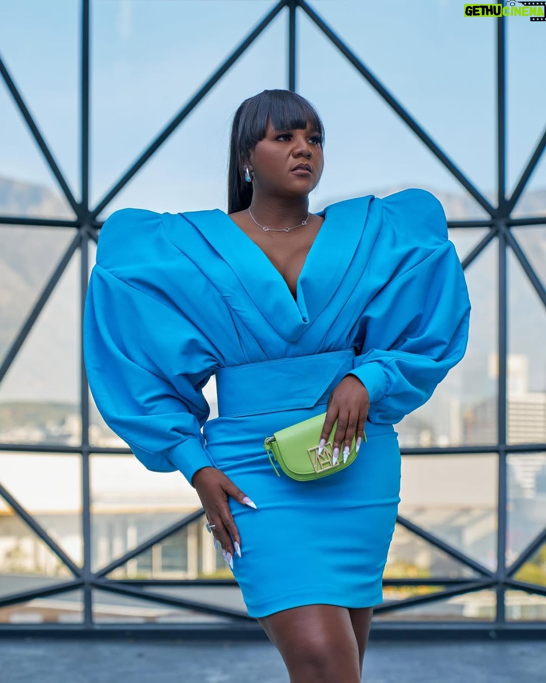 Shauwn Mkhize - 158K Likes - Kind of Blue 💙💙💙💙

#Kwamammkhize #MyWorldMyRules #KeepOnMoving #HappySartuday