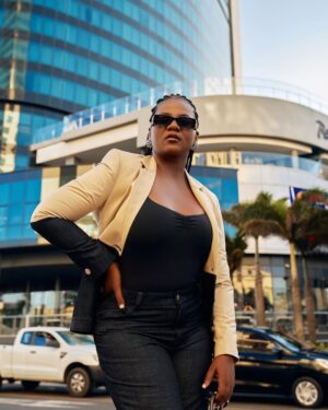 Shauwn Mkhize Instagram - As we enter November, remember: there’s still time to pivot and make impactful moves. ✨🖤
Stay focused, this is the last stretch. Let’s end this year with intention and purpose! 💋🙏🏾😎
#NewMonth #FinishStrong #MyWorldMyRules #Kwamammkhize #HappyFriday
