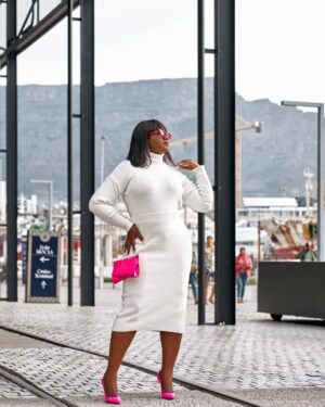 Shauwn Mkhize Instagram - Friday is here, and it’s a perfect reminder that every end is a new beginning. 💕
Let’s wrap up the week with gratitude for the experiences. The journey is just as beautiful as the destination! 🌟
#FridayMotivation #Kwamamkhize #MyWorldMyRules #HappyFriday