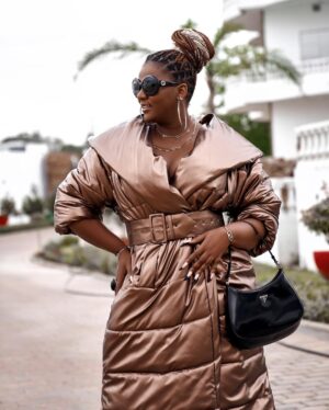 Shauwn Mkhize Instagram - In the midst of the cold front, I’m filled with gratitude for the warmth and love that surround me. 🤍🤞🏾✨
Grateful for the simple joys and shared moments that turn the cold days into warm, cherished memories. Here’s to appreciating what we have and who we share it with. 🤎🧣🙏🏽
#MyWorldMyRules #Kwamammkhize #ColdWeekend #ColdFront #BlessedSunday