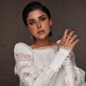 Shaymaa El Kuwaitia Instagram - الاحلام مالها تاريخ انتهاء
اخذو نفس عمييييييييق
و استمروا بالمحاوله و السعي
بمجرد انكم تعرفون قيمة نفسكم و قدرتكم
راح تعرفون شلون تعيشون و تحققون نجاحات
#shaymaa_sulaiman #songs #شيماء_سليمان #اغاني #اهدى_ياقلبي #اهدى_يا_قلبي #موسيقى #فن #حكم #مقولات