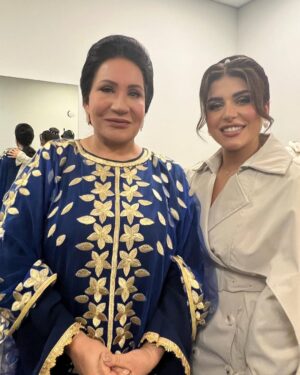 Shaymaa El Kuwaitia Instagram - مع سندريلا الشاشة الخليجية الفنانة القديرة
🤍 سعاد عبدالله 🤍
في هذا الاسبوع اللي قضيته معاها كان من اجمل لحظات حياتي تعرفت عليها عن قرب و كانت قمة بالرقي و الذوق و التواضع مثال للالتزام و العمل مع الجميع بحب وحريصة على ادق التفاصيل للجميع تشرفت جدا بالشغل معاها و عمري ماراح انسى الكلام الجميل اللي قالته عني 🤍