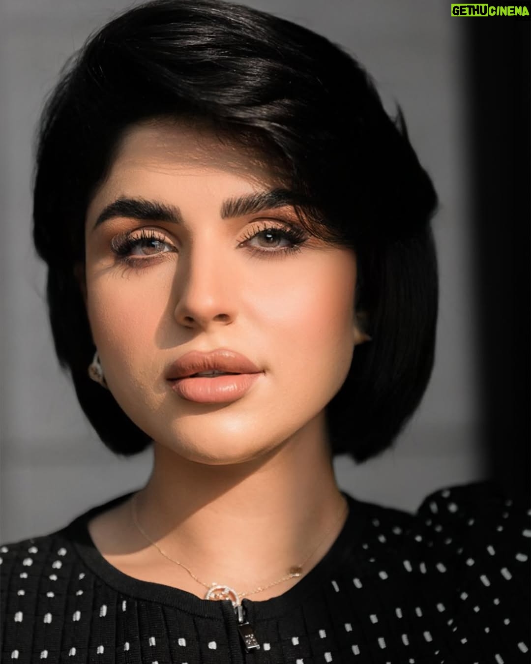 Shaymaa El Kuwaitia - 2.6K Likes - فخورة بكل محاولاتي وإنجازاتي من أصغرها لي أكبرها الحمدلله دائماً و أبدا

Outfit : @carolinaherrera 
Makeup artist : @lpbkuwait 
Hairstyle : @lpbkuwait 
Stylist : @musaed.d 

لوك حلقة يوم الجمعة اللي فات في برنامج المسابقات ( ٢٠ ثانية ) على تلفزيون دولة الكويت 

#شيماء_سليمان #سبانيولي #ما_نسيتك  #بل_هذا_الحب #shaymaa_sulaiman #spanioly #اغاني #موسيقى #حفلات #اعراس #فن #music #songs #اسبانيا #Spain #flamengo #القادم_أجمل #برنامج_٢٠_ثانية