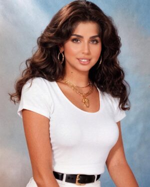 Shaymaa El Kuwaitia Instagram - 90s yearbook
بوست من بعد شهر مع الهبه عاد صج بالتسعينات جم كانت اعماركم 🤣 نص اللي منزلين نفس هالبوست مواليد التسعينات خل اشوف انتو اي مواليد !!