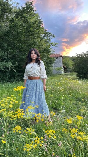 Shaymaa El Kuwaitia Instagram - ~ ليه أحس إني ف غيابه .. كني دمعه ف عين طفلة؟
#ما_نسيتك
S O O N 🔜 10 . 07
#شيماء_سليمان #سبانيولي #ما_نسيتك #بل_هذا_الحب #shaymaa_sulaiman #spanioly #اغاني #موسيقى #حفلات #اعراس #فن #music #songs #اسبانيا #spain #flamengo