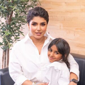Shaymaa El Kuwaitia Instagram - سعادتها باينه من الصورة
راح نلتقي فيكم بالعيد باذن الله في مسرحية عالم روبلوكس القصة تتكلم عن قضية يعاني منها الكبير و الصغير و ممكن منتشره اكثر شي بالمدارس بين الطلبه و الاجمل والاحلى كل عشاق لعبة روبلوكس راح يستانسون بفكرة و قصة المسرحية تتوقعون شنو المراحل اللي راح نطبقها و نلعبها بالمسرحية !!!!
مسرحية عالم روبلوكس
بطولة
حسين المهدي - شيماء سليمان - جنى الفيلكاوي - يوسف الحشاش - اريج العطار - خالد الصراف - وحيد عبدالله - ريتال جاسم - سعداوي - خالدة الفيلكاوي
فكرة و إخراج يوسف الحشاش
لنك الحجز موجود عندي في البايو 💪🏻