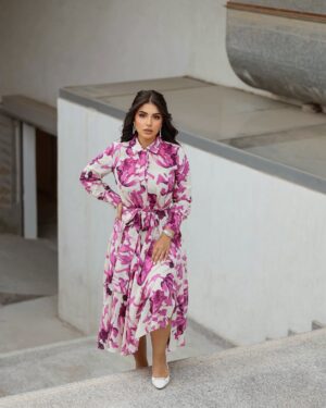 Shaymaa El Kuwaitia Instagram - Outfit : @carolinaherrera
Makeup artist : @danaaljadi
Hairstyle : @dana.artist.salon
Stylist : @musaed.d
لوك حلقة يوم الجمعة اللي فات في برنامج المسابقات ( ٢٠ ثانية ) على تلفزيون دولة الكويت
#شيماء_سليمان #سبانيولي #ما_نسيتك #بل_هذا_الحب #shaymaa_sulaiman #spanioly #اغاني #موسيقى #حفلات #اعراس #فن #music #songs #اسبانيا #Spain #flamengo #القادم_أجمل #برنامج_٢٠_ثانية