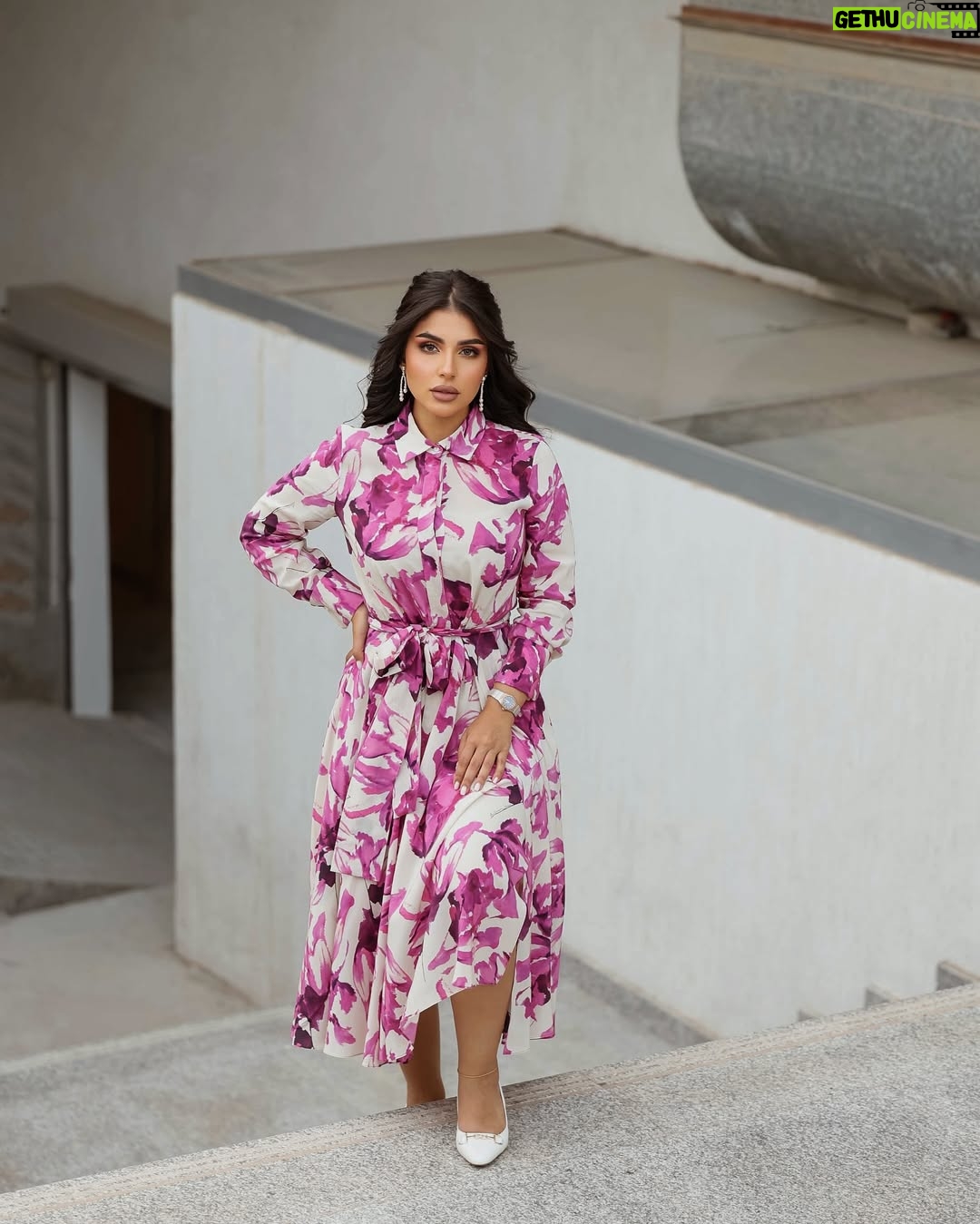 Shaymaa El Kuwaitia - 1.8K Likes - Outfit : @carolinaherrera 
Makeup artist : @danaaljadi 
Hairstyle : @dana.artist.salon 
Stylist : @musaed.d 

لوك حلقة يوم الجمعة اللي فات في برنامج المسابقات ( ٢٠ ثانية ) على تلفزيون دولة الكويت 

#شيماء_سليمان #سبانيولي #ما_نسيتك  #بل_هذا_الحب #shaymaa_sulaiman #spanioly #اغاني #موسيقى #حفلات #اعراس #فن #music #songs #اسبانيا #Spain #flamengo #القادم_أجمل #برنامج_٢٠_ثانية