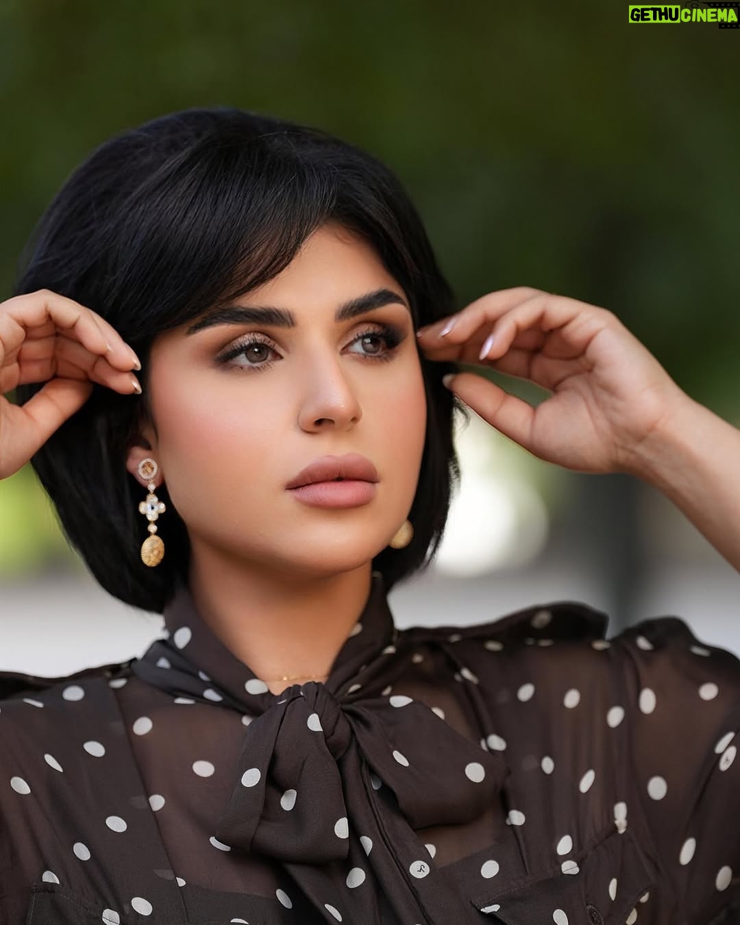 Shaymaa El Kuwaitia - 2.7K Likes - لا تكون قاسي على نفسك كون لطيف محب لنفسك و لو حتى انجزت ابسط الاهداف امدح نفسك و كون فخور بإنجازك و محاولاتك 🕊️

Outfit : @carolinaherrera 
Makeup artist : @lailamakeup 
Hairstyle : @lpbkuwait 
Stylist : @musaed.d 

لوك حلقة يوم الجمعة اللي فات في برنامج المسابقات ( ٢٠ ثانية ) على تلفزيون دولة الكويت 

#شيماء_سليمان #سبانيولي #ما_نسيتك  #بل_هذا_الحب #shaymaa_sulaiman #spanioly #اغاني #موسيقى #حفلات #اعراس #فن #music #songs #اسبانيا #Spain #flamengo #القادم_أجمل #برنامج_٢٠_ثانية