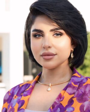 Shaymaa El Kuwaitia Instagram - إطلالتي في أول حلقة من برنامج ( ٢٠ ثانية )
اللي انعرض يوم الجمعة على شاشة تلفزيون دولة الكويت
Outfit : @carolinaherrera
Makeup artist : @lailamakeup
Hairstyle : @lpbkuwait
Stylist : @musaed.d
يمكن اول مره البس هالألوان
بس لأني أحب التغيير و أثق بذوق الستايلست المبدع مساعد الصقر
و اختياراته لي دائما ناجحة و موفقة
انتو شرايكم حبيتوا ال look ؟
#شيماء_سليمان #سبانيولي #ما_نسيتك #بل_هذا_الحب #shaymaa_sulaiman #spanioly #اغاني #موسيقى #حفلات #اعراس #فن #music #songs #اسبانيا #Spain #flamengo #القادم_أجمل