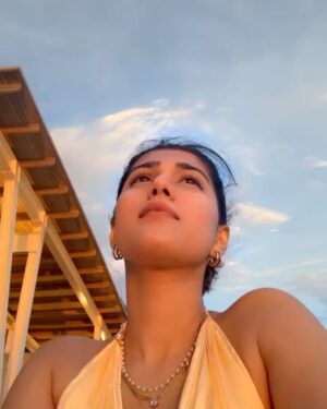 Sheetal Musterya Instagram - Reminder: Don’t forget to sunscreen up before you step out! 🧴💛
