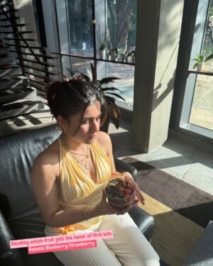 Sheetal Musterya Instagram - Reminder: Don’t forget to sunscreen up before you step out! 🧴💛