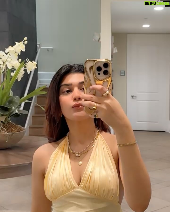 Sheetal Musterya - 17.3K Likes - Reminder: Don’t forget to sunscreen up before you step out! 🧴💛