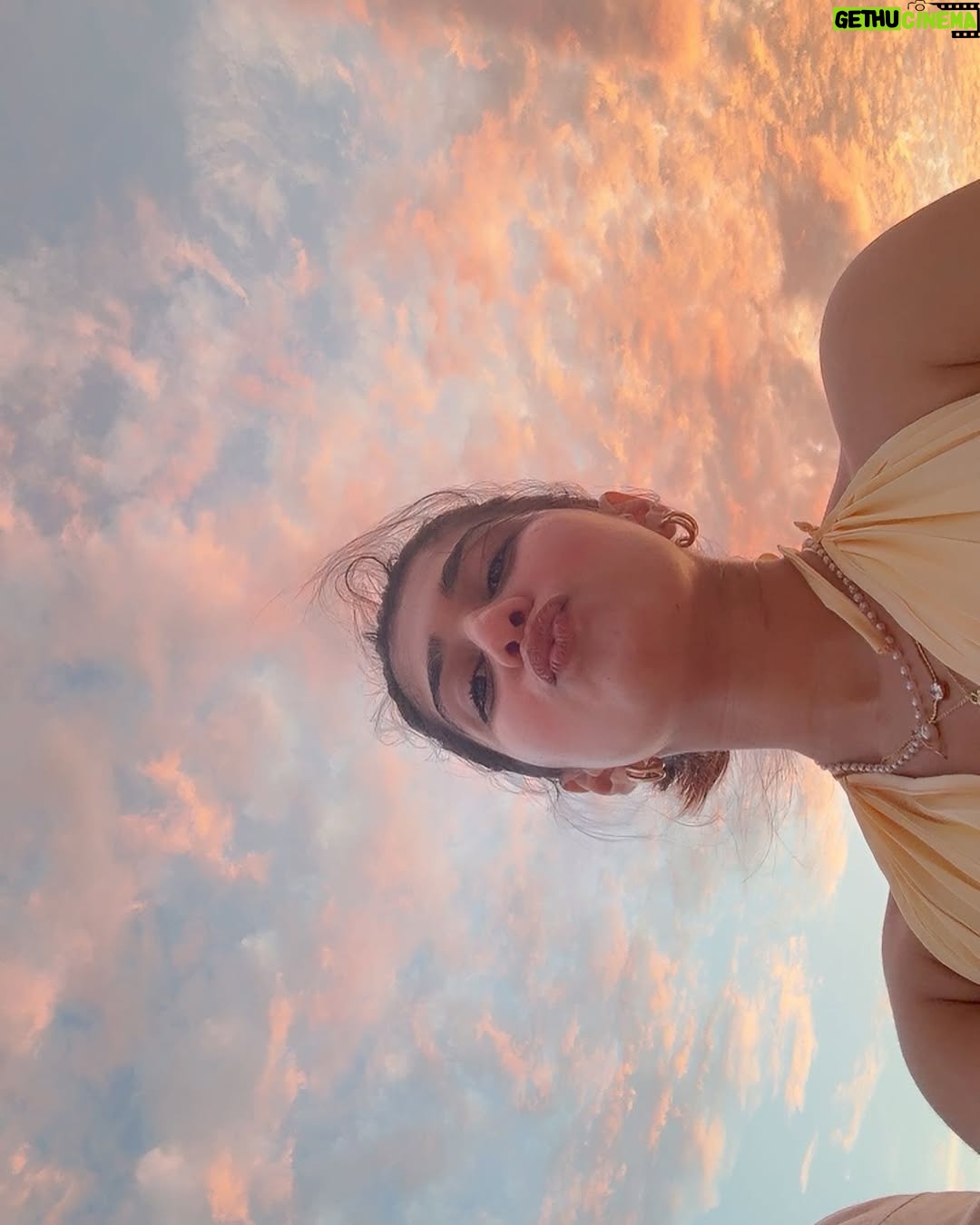 Sheetal Musterya - 17.3K Likes - Reminder: Don’t forget to sunscreen up before you step out! 🧴💛