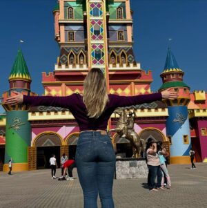 Sheila Mello Instagram - Mais memórias sendo criadas e dessa vez a base de muita diversĆ£o e adrenalina! š¤āØ
Dump desse fim de semana incrĆvel no @betocarrero!
@bre_.mscherer