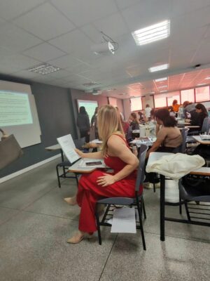 Sheila Mello Instagram - Sumida?
NĆ£o, gente⦠só estou vivendo meu relacionamento sĆ©rio com a faculdade de Psicologia šš
š @fmu_oficial