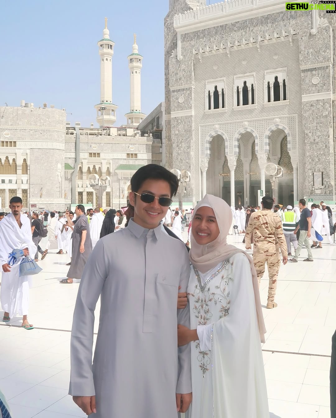 Shenina Cinnamon - 1.8 Million Likes - عِيد مُبَارَك
Alhamdulillah tahun ini bisa lebaran di tanah suci dan melaksanakan umroh, bismillah semoga secepatnya bisa kembali lagi🤍 
Minal Aidin Wal Faidzin. Mohon Maaf Lahir dan Batin 🙏🏽