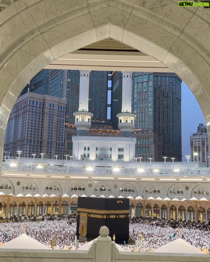 Shenina Cinnamon - 1.8 Million Likes - عِيد مُبَارَك
Alhamdulillah tahun ini bisa lebaran di tanah suci dan melaksanakan umroh, bismillah semoga secepatnya bisa kembali lagi🤍 
Minal Aidin Wal Faidzin. Mohon Maaf Lahir dan Batin 🙏🏽