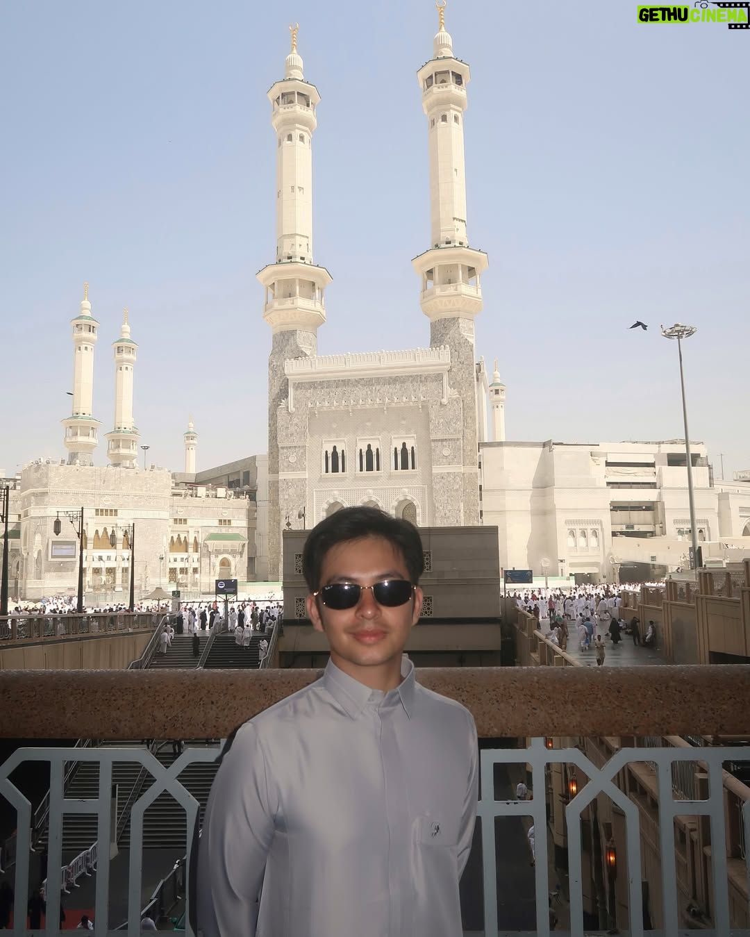 Shenina Cinnamon - 1.8 Million Likes - عِيد مُبَارَك
Alhamdulillah tahun ini bisa lebaran di tanah suci dan melaksanakan umroh, bismillah semoga secepatnya bisa kembali lagi🤍 
Minal Aidin Wal Faidzin. Mohon Maaf Lahir dan Batin 🙏🏽