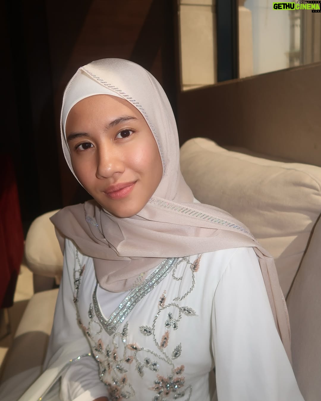 Shenina Cinnamon - 1.8 Million Likes - عِيد مُبَارَك
Alhamdulillah tahun ini bisa lebaran di tanah suci dan melaksanakan umroh, bismillah semoga secepatnya bisa kembali lagi🤍 
Minal Aidin Wal Faidzin. Mohon Maaf Lahir dan Batin 🙏🏽