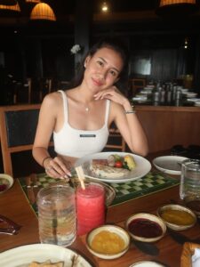 Actress Shenina Cinnamon HD Photos and Wallpapers September 2025