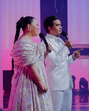 Sherry Alhadad Instagram - Raise The Star Malaysia The Grand Encore ✨
@abidinkhairul
@syedfaizalsyednoh
@yusofruzaimi
@ryanmohamad
Sherry Alhadad in @teruntumputih @ridzuanaliass
“Shoutout to my fabulous glam team for 8 weeks of fun, spice, and magic!” (You know who you are 💜💜💜)