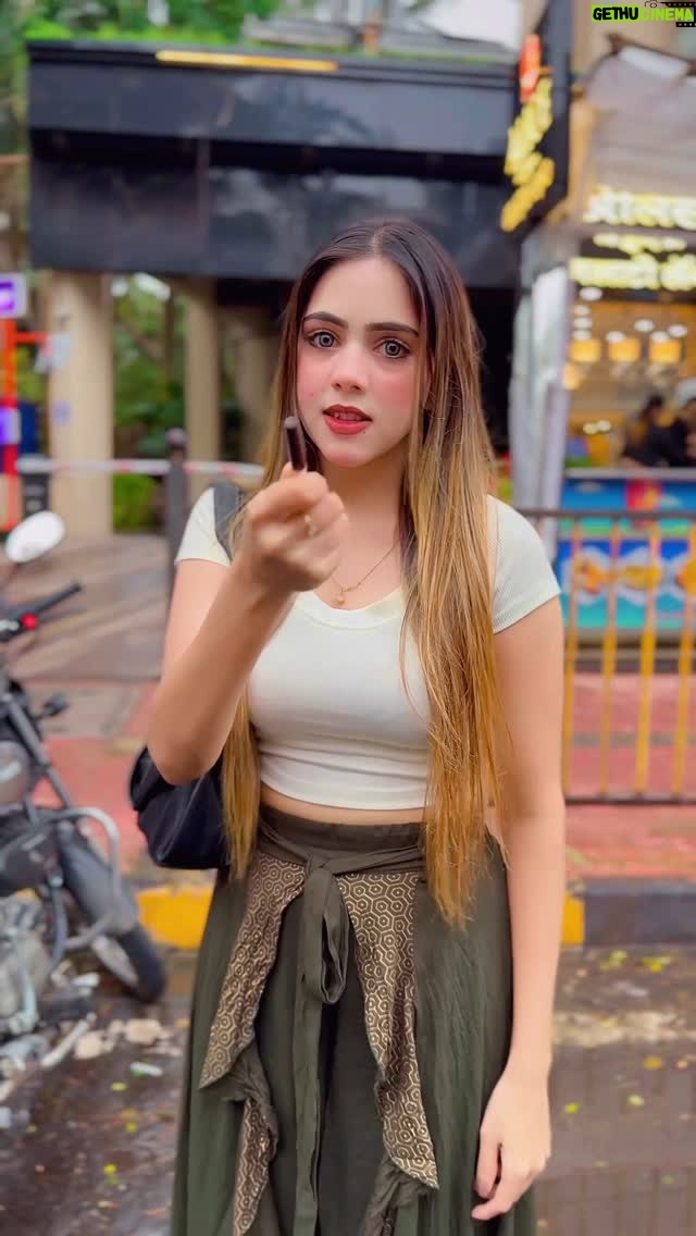 Shiba Khan - 298.3K Likes - Chal nikal🤣 
:
:
:
: #comedy #funnyreel #foryoupage #explorepage #viralvideos #shibakhan
