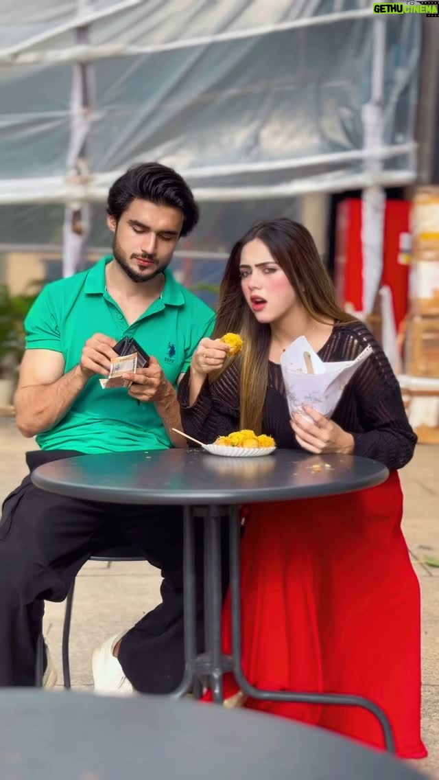 Shiba Khan - 107.5K Likes - Boyfriend ki majburi🤣 
:
:
: #comedy #funnyreel #foryoupage #explorepage #viralvideos #shibakhan 
: