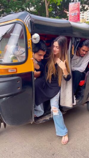 Shiba Khan Instagram - Women’s break🤣
:
:
: #comedy #funnyreel #explorepage #foryoupage #viralvideos #featurethis #shibakhan
: