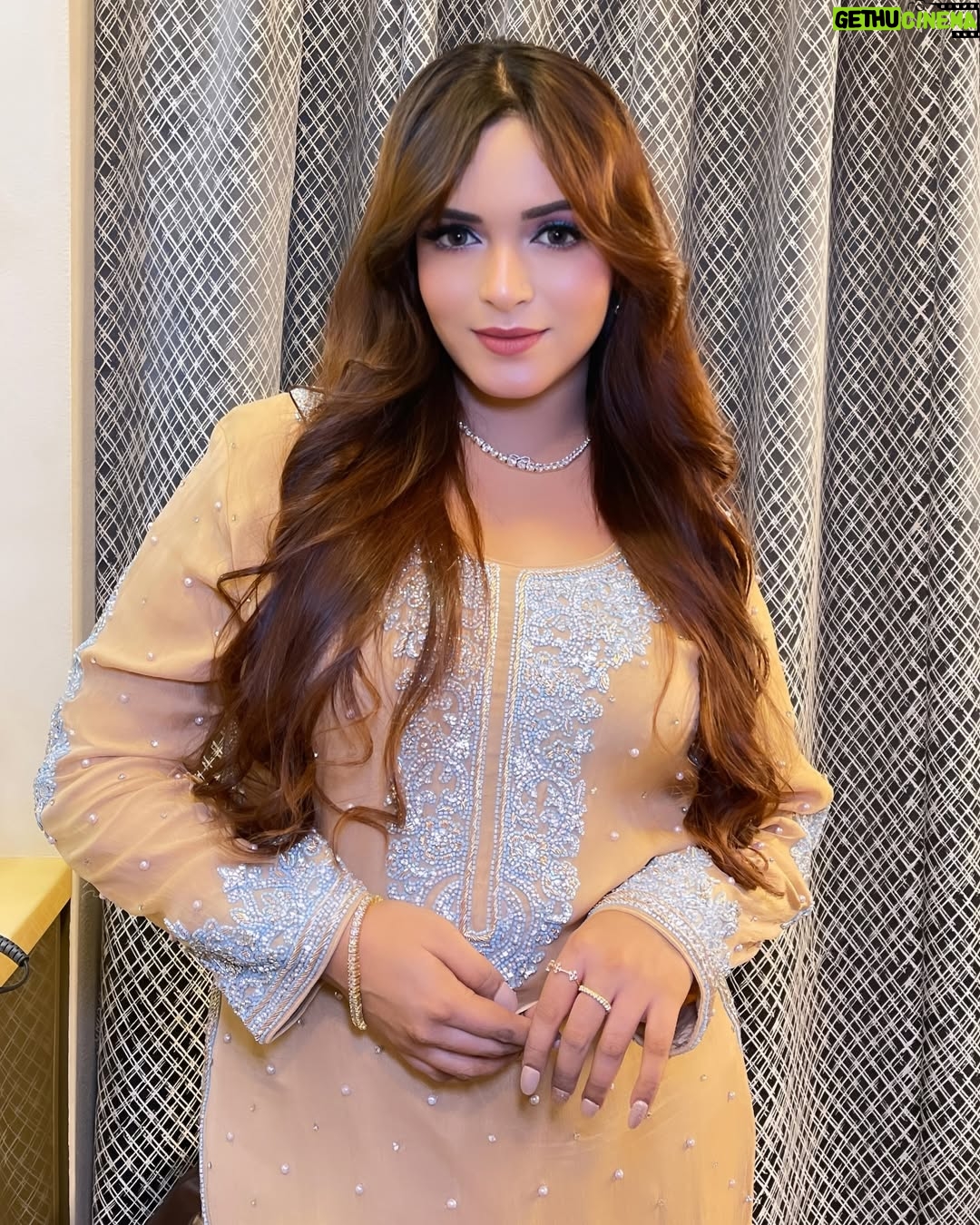Shifu Memon - 61.9K Likes - Eid-Ul-Adha Mubarak Aap Sabhi Ko..🫶
Allah hum sab ki qurbaniyo ko qabool kare Ameen.
Dua mai yaad rakhna guys. Or MashaAllah bolna pic dekhna warna kal pimples aajayenge..😂
.
Makeup- @beautyzone_makeuphair 
Dress- @zarkash_official 
.
#shifuians #eidmubarak #2024 #foryou #foryoupage #explorepage #explorepage✨