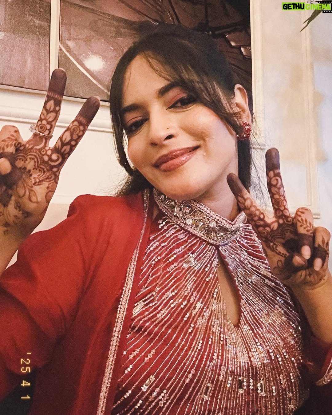 Shifu Memon - 55.2K Likes - Served Iftaar- Now Serving Looks..🍒👠🪞
.
Outfit From- @mahamspret ❤️
.
#shifuains #eidmubarak #2025 
#foryou #eidoutfit #explorepage✨ #explore #bekind #instagrowth
