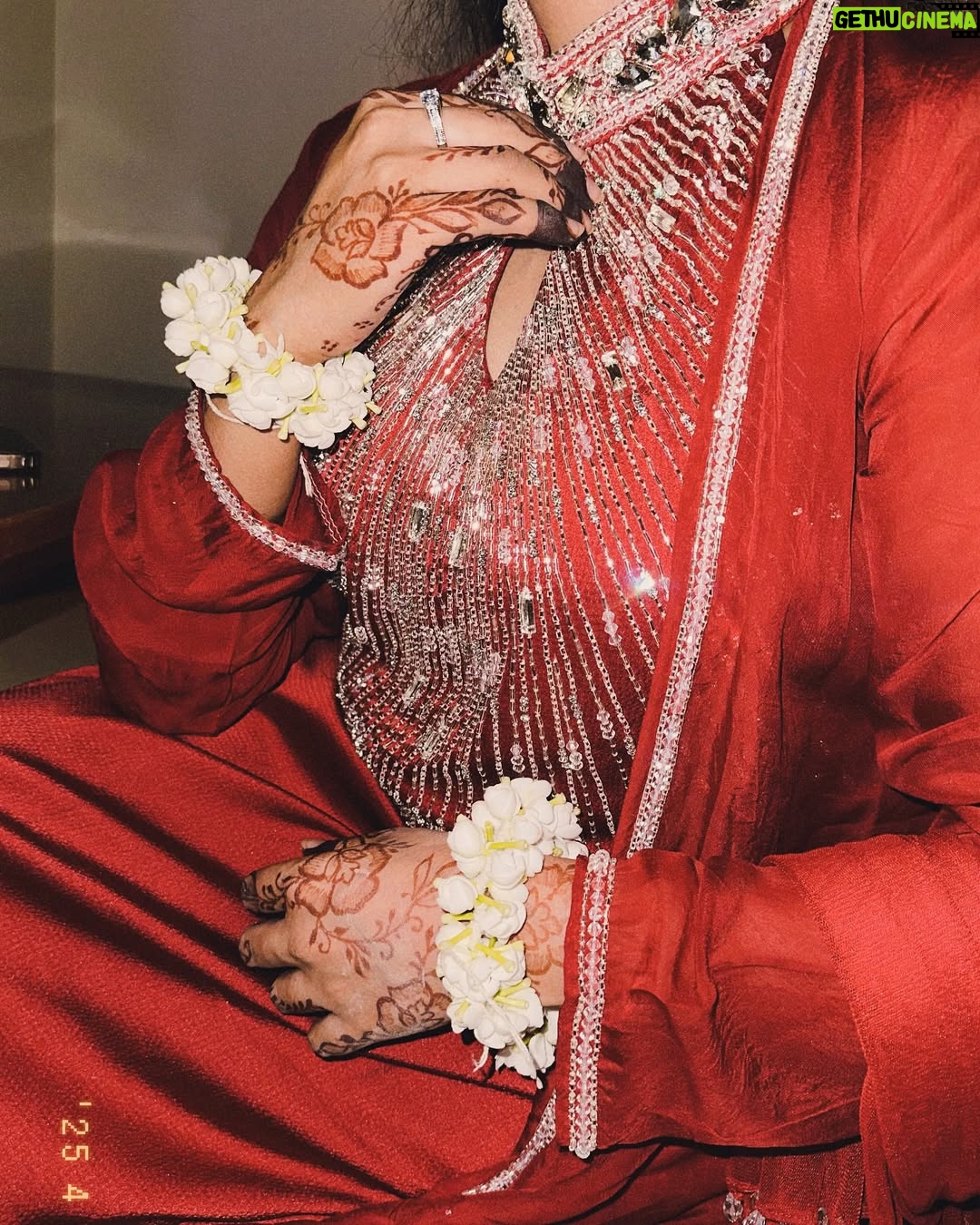 Shifu Memon - 55.2K Likes - Served Iftaar- Now Serving Looks..🍒👠🪞
.
Outfit From- @mahamspret ❤️
.
#shifuains #eidmubarak #2025 
#foryou #eidoutfit #explorepage✨ #explore #bekind #instagrowth