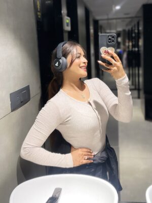 Shifu Memon Instagram - You are stronger than you think. ✨🫠
.
.
.
#shifuians #explore #explorepage✨ #instagram #saiyaara #bekind #foryou