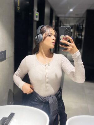 Shifu Memon Instagram - You are stronger than you think. ✨🫠
.
.
.
#shifuians #explore #explorepage✨ #instagram #saiyaara #bekind #foryou