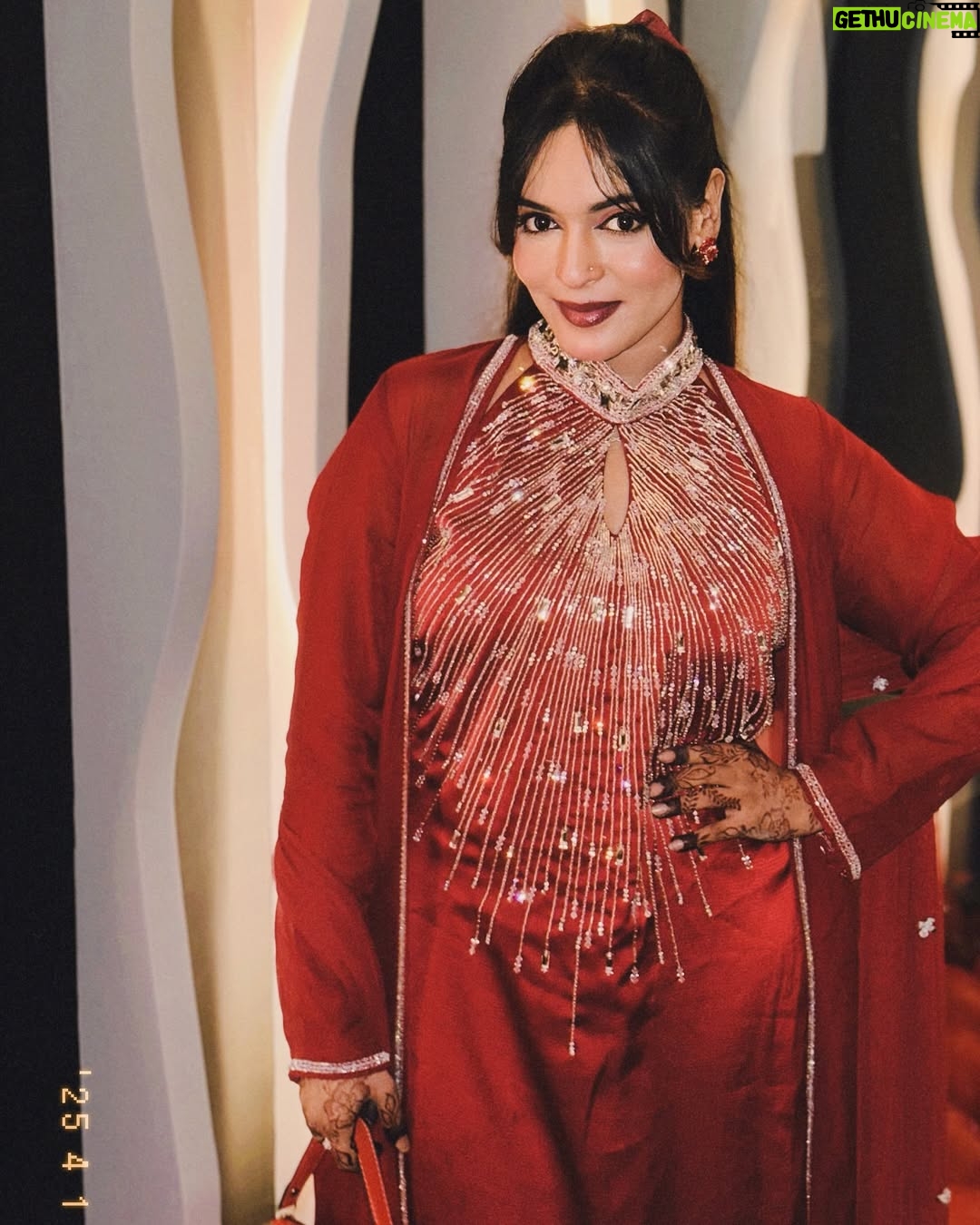 Shifu Memon - 55.2K Likes - Served Iftaar- Now Serving Looks..🍒👠🪞
.
Outfit From- @mahamspret ❤️
.
#shifuains #eidmubarak #2025 
#foryou #eidoutfit #explorepage✨ #explore #bekind #instagrowth