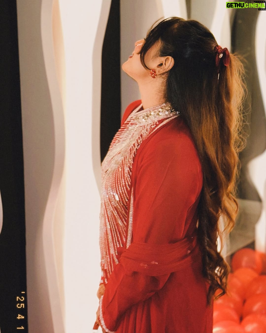 Shifu Memon - 55.2K Likes - Served Iftaar- Now Serving Looks..🍒👠🪞
.
Outfit From- @mahamspret ❤️
.
#shifuains #eidmubarak #2025 
#foryou #eidoutfit #explorepage✨ #explore #bekind #instagrowth