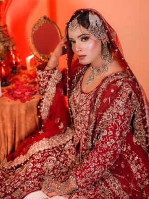 Shifu Memon Instagram - Tose Naina Laage Piya Saware..🫠✨
.

Shotby: @nehal_photography__ 
Makeup: @glambymehvishkhan 
Outfit: @ghazalibridals 
Jewellery: @redone_jewellery 

.

#shifuians #instagram #bridal #makeup #foryou #explorepage✨ #explore